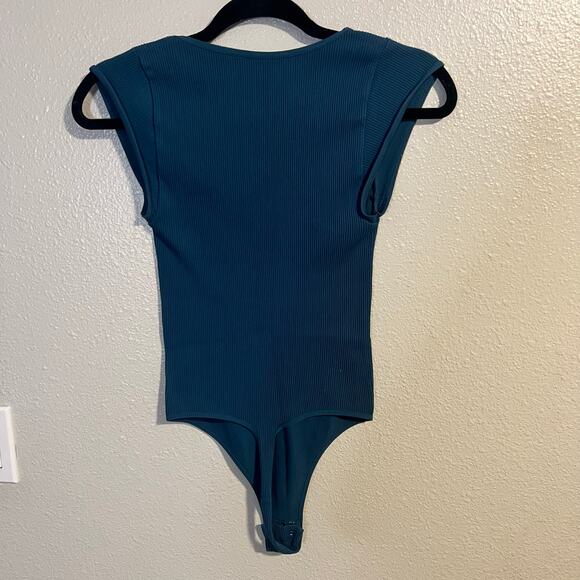 Intimately Free People Blue Ribbed Cap Sleeve Bodysuit Size M/L - Picture 4 of 4